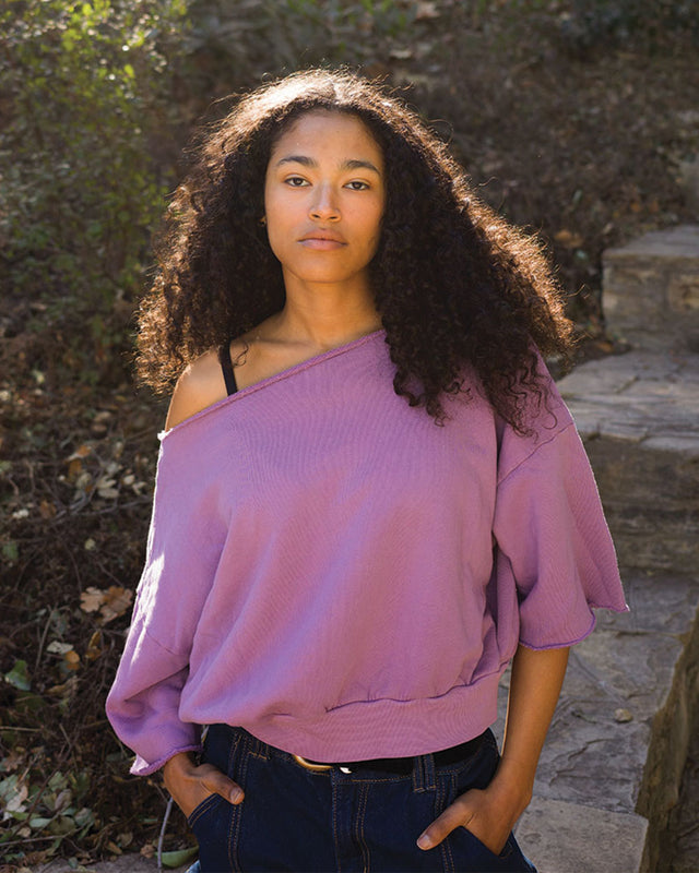 OFF SHOULDER BOAT NECK RAW EDGE FLEECE