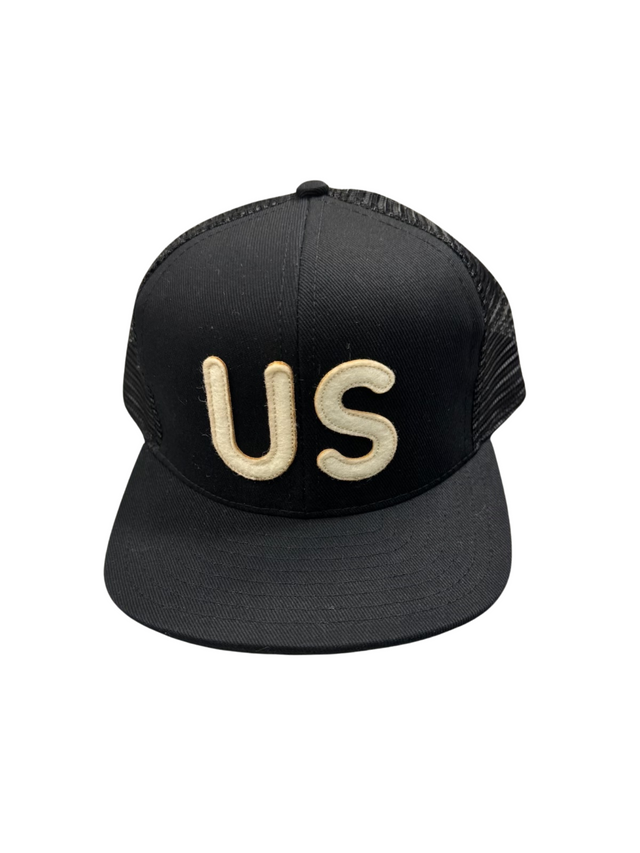 Classic trucker cap with felt Applique